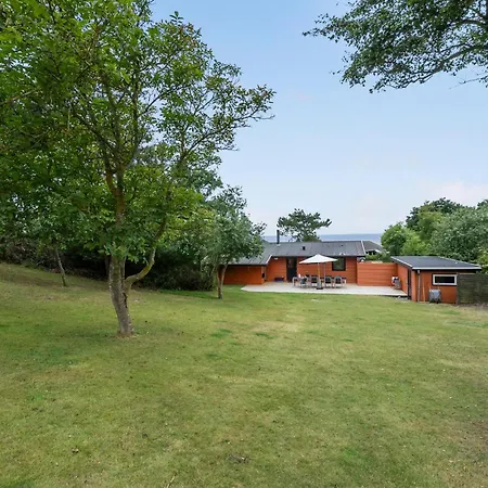 3 Bedroom Cozy In בית נופש Martofte