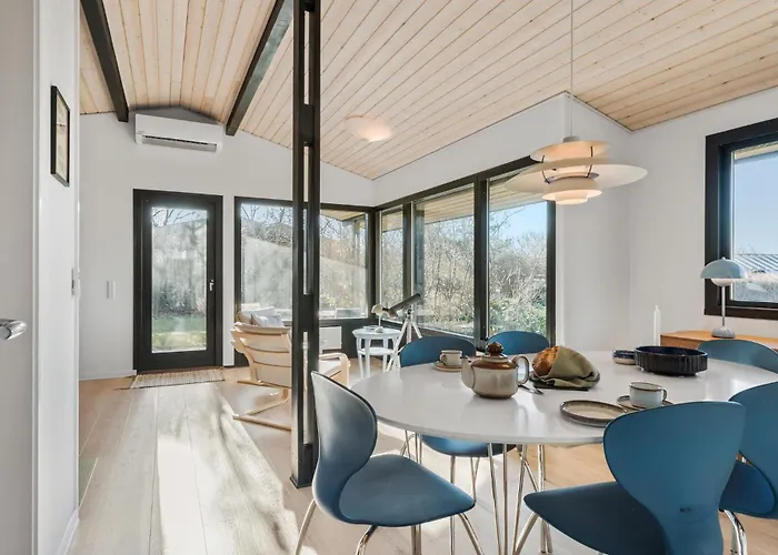 3 Bedroom Cozy In Ferienhaus Martofte