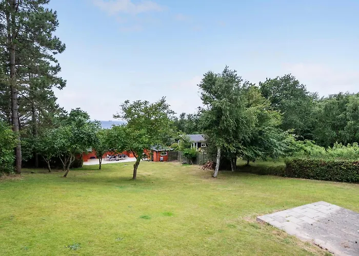 3 Bedroom Cozy In Ferienhaus *